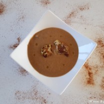 Velouté de chou-fleur rôti aux épices et lait de coco
